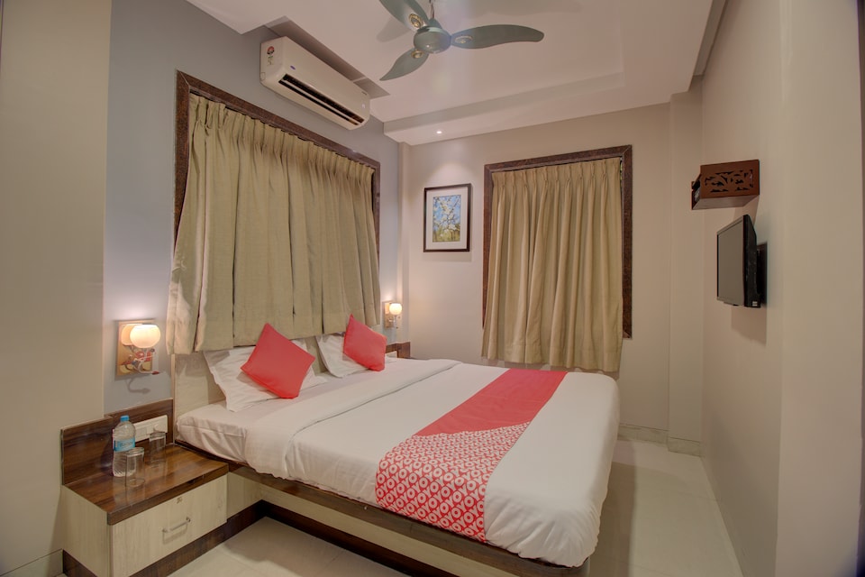OYO 40315 Hotel Omkar Residency, Karjat city, Karjat