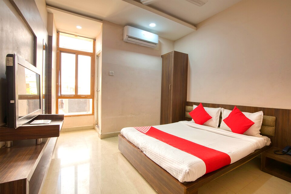 OYO 40401 Sai Palace, Main Market Ujjain, Ujjain