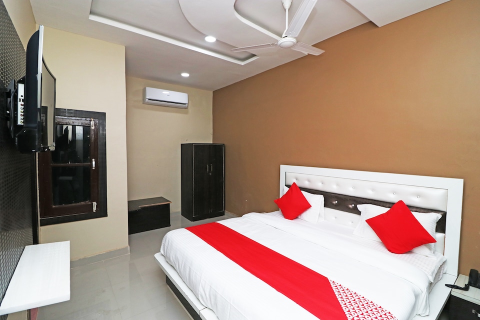OYO 40404 Hotel Cs & Restaurant, Kangra, Kangra