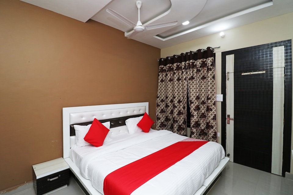 OYO 40404 Hotel Cs & Restaurant, Kangra, Kangra
