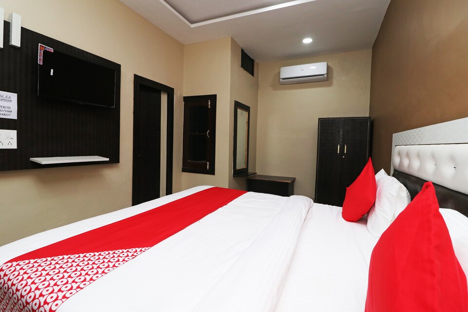 OYO 40404 Hotel Cs & Restaurant, Kangra, Kangra