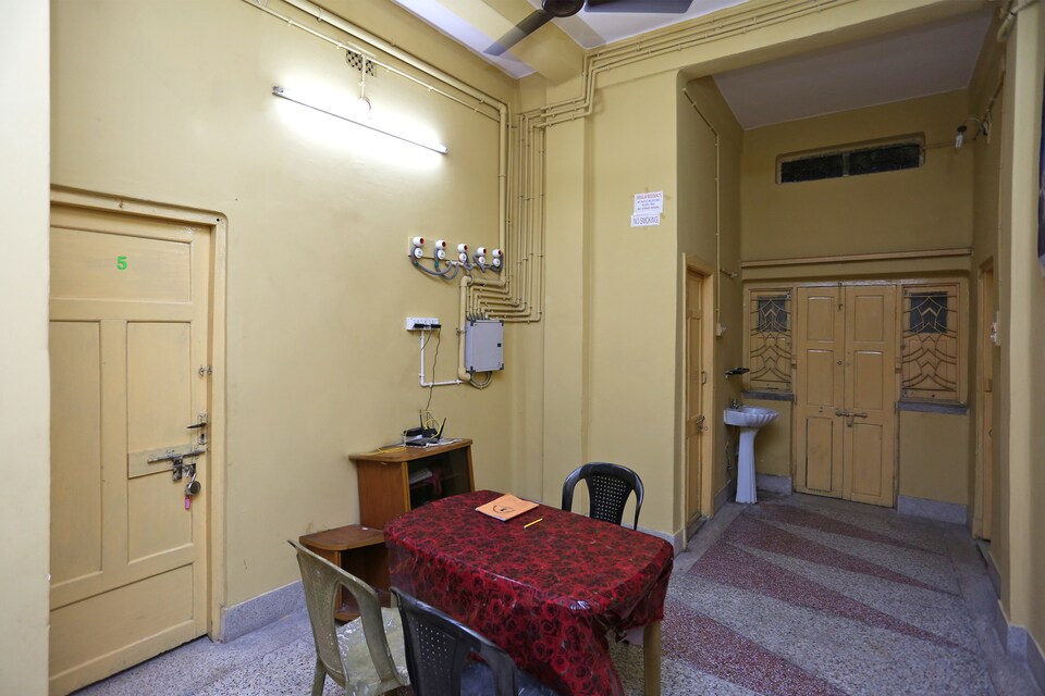 SPOT ON 40406 Debalaya Residency, Santoshpur Kolkata, Kolkata