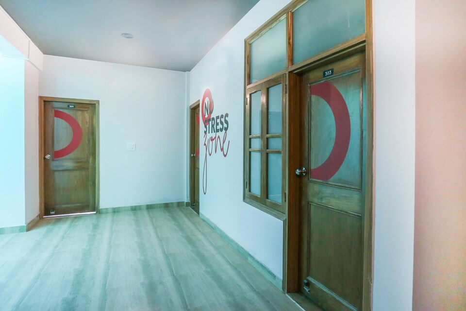 Collection O 40408 Block J Delta Ii, Greater Noida, Noida