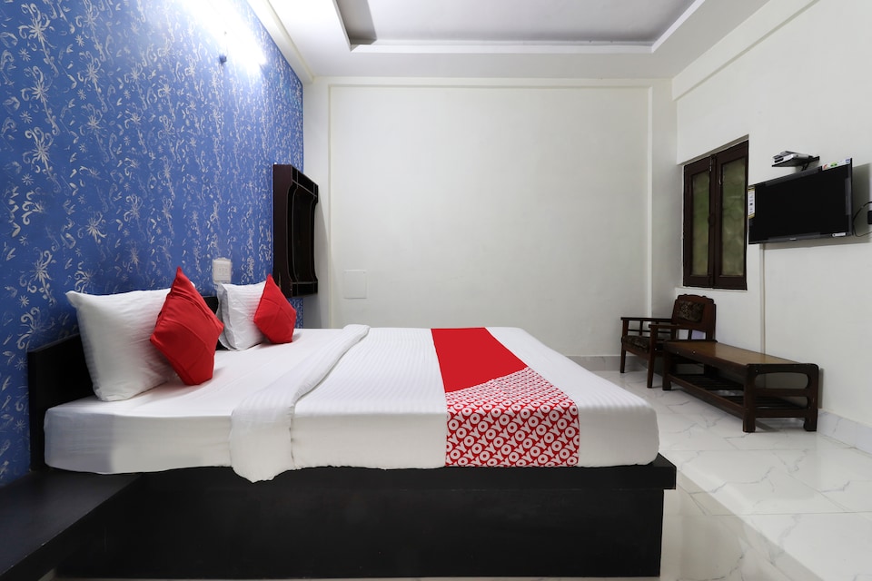 OYO 40431 Hotel Amar Prem, Charbagh Lucknow, Lucknow