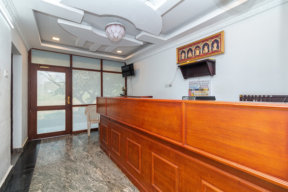 OYO 40434 Esakki Chandra Inn, Courtallam Old Falls, Courtallam