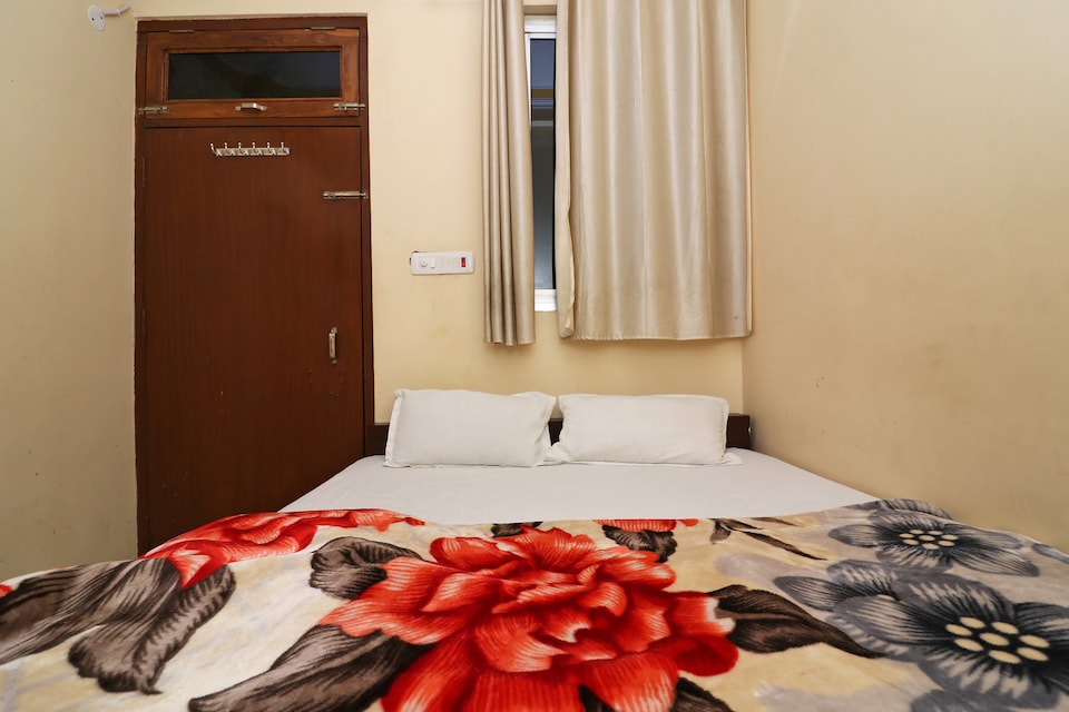 OYO 40436 Hotel Ganga Vilas, Rambagh Allahabad, Prayagraj