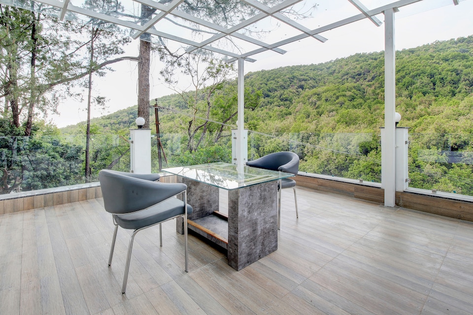 OYO Home 40438 Luxurious Stay Dehradun, Rajpur Road Dehradun, Dehradun