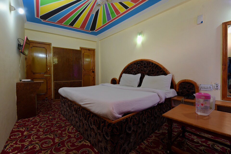 OYO 40445 Hotel Hillanss, Mall Road Manali, Manali