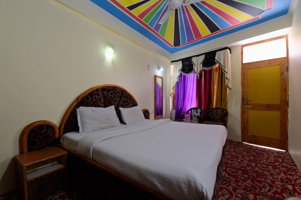 OYO 40445 Hotel Hillanss, Mall Road Manali, Manali