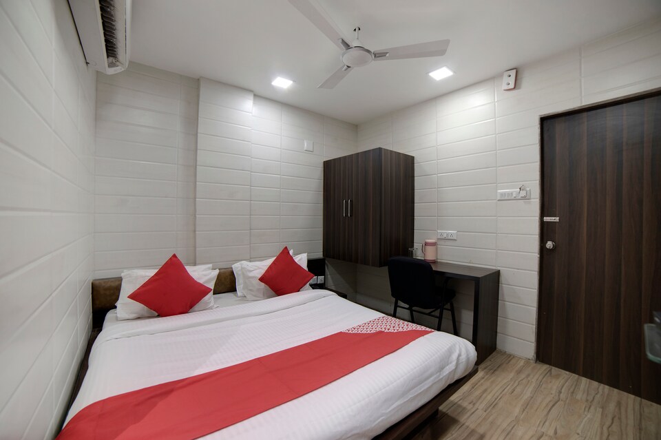 OYO 40461 Hotel Avirat, Bavla Ahmedabad, Ahmedabad