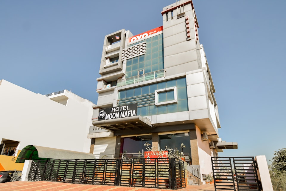 OYO 40466 Hotel Moon Mafia, Jaipur Airport, Jaipur