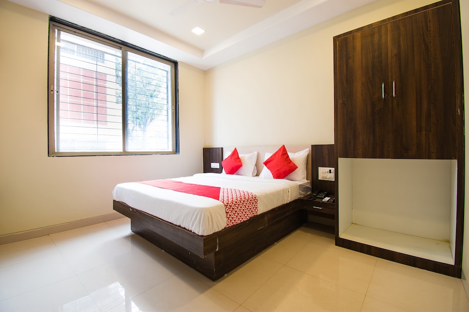 OYO 40498 Panchvati, Latur city, Latur