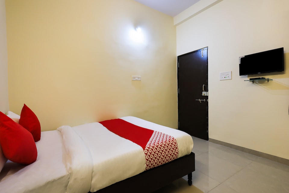 OYO 40502 Jai Devi Residency, Bhawarkua Indore, Indore