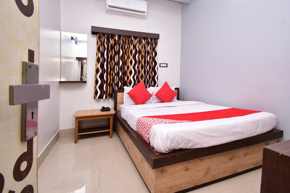 OYO 40506 Kaka Residency, Berhampore, Berhampore