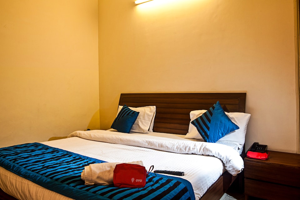 OYO 318 Sector 72, Noida City, Noida