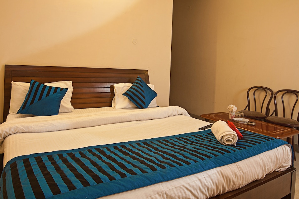 OYO 318 Sector 72, Noida City, Noida