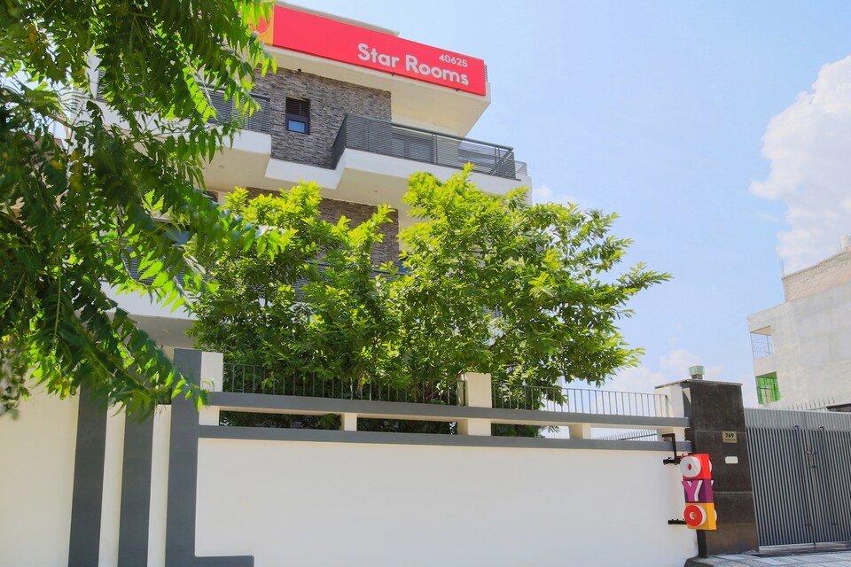 OYO 40625 Star Rooms, Golf Course Road, गुड़गांव