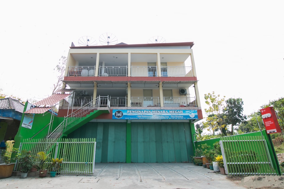 OYO 946 Penginapan Menara Megah Syariah, Pelabuhan Ratu, Sukabumi