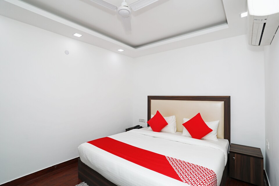 OYO 40647 Cris Cell, Greater Kailash Delhi, दिल्ली