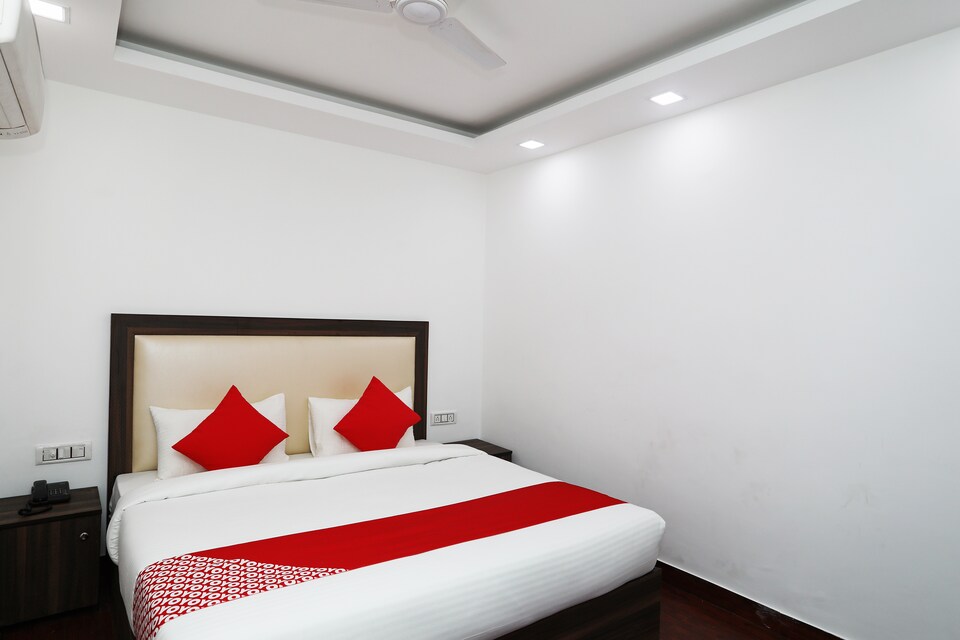 OYO 40647 Cris Cell, Greater Kailash Delhi, दिल्ली