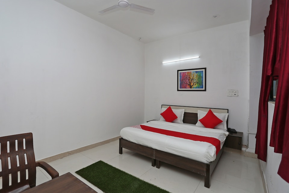 OYO 40657 Aastha, Faridabad, Faridabad