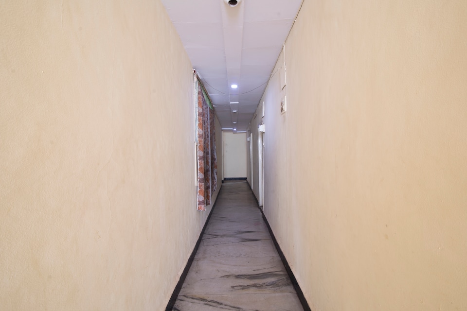 SPOT ON 40660 Hotel Raj, Kolhapur, Kolhapur