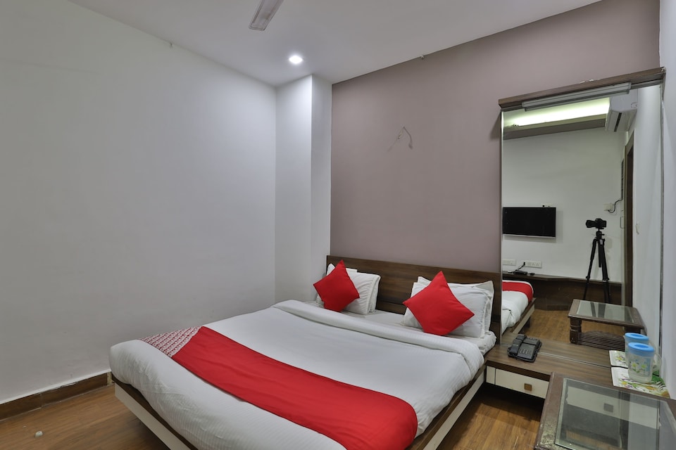 OYO 40663 Knk Hotel, Gandhidham, Gandhidham