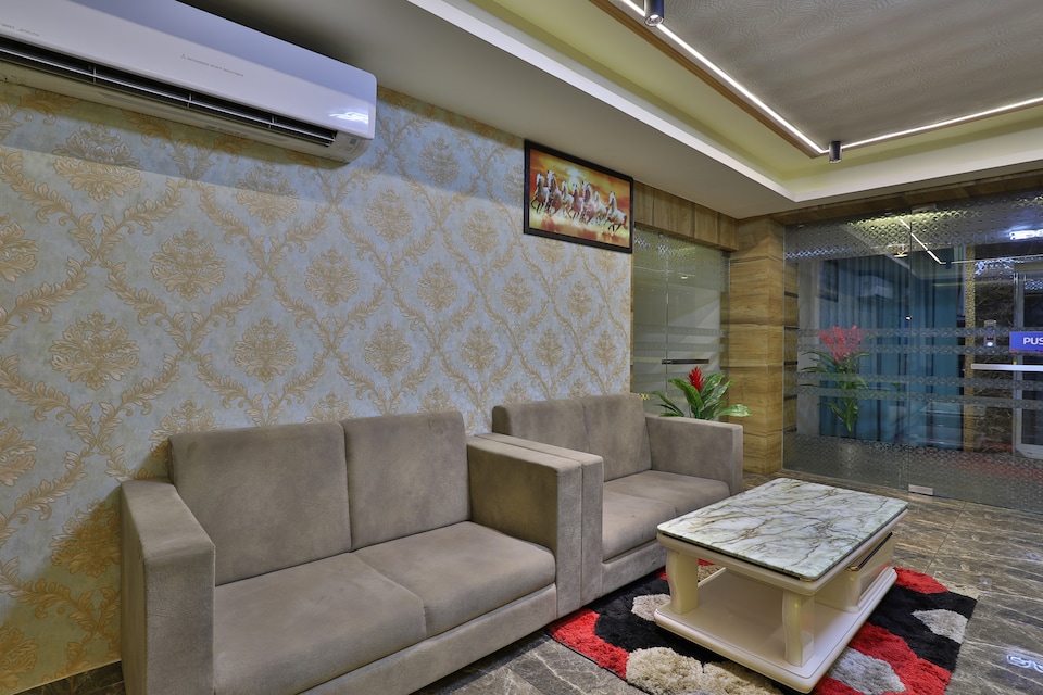 OYO 40664 Hotel Royal King, Sama Vadodara, Vadodara