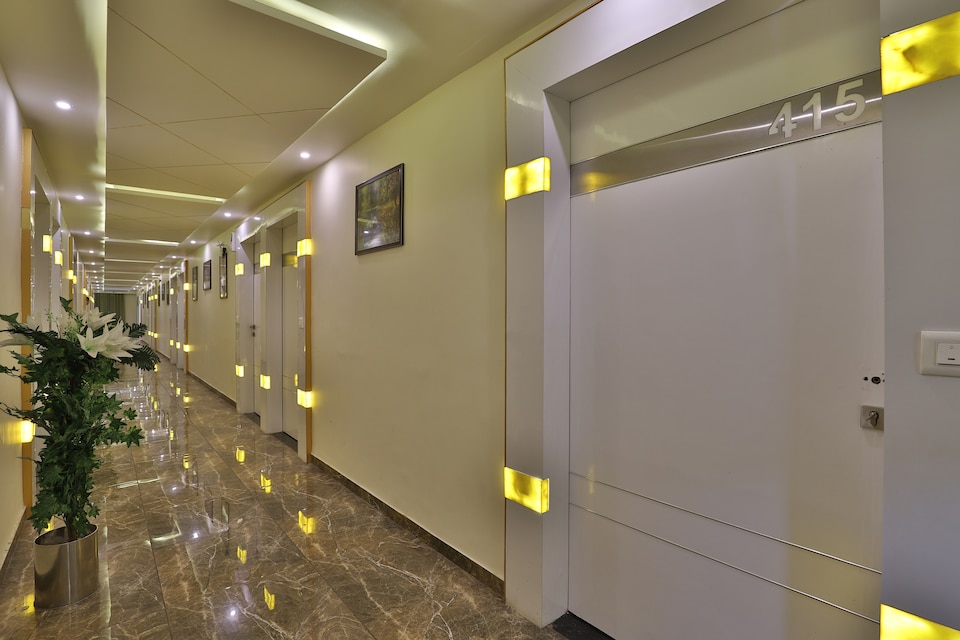 OYO 40664 Hotel Royal King, Sama Vadodara, Vadodara