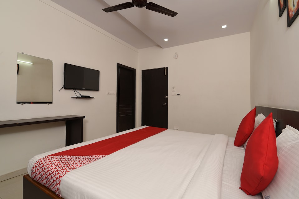 OYO 40678 Sr Executive Inn, Ramaraopet Kakinada-II, Kakinada