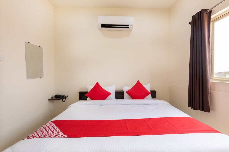 OYO 40682 Hotel Lake City Pride, Airport Road - Bhopal, Bhopal