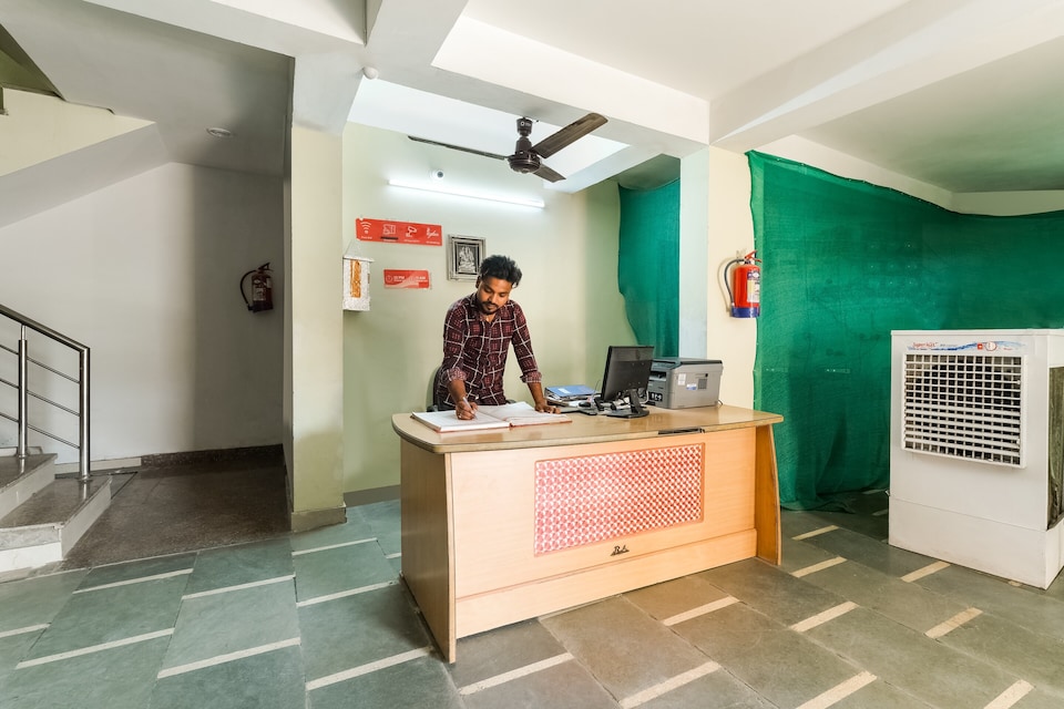 Hotel O Chahal Guest House Near Nangloi Railway Station Metro Station, North Delhi, Delhi