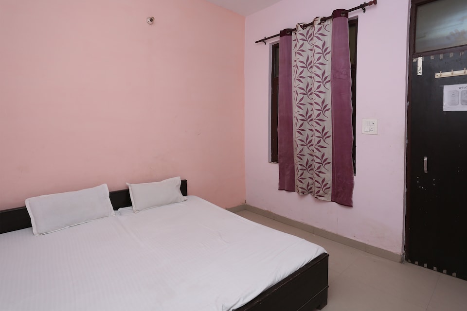 OYO 40698 Shri Ram Dham Ashram, Banke Bihari Mandir Vrindavan, Vrindavan