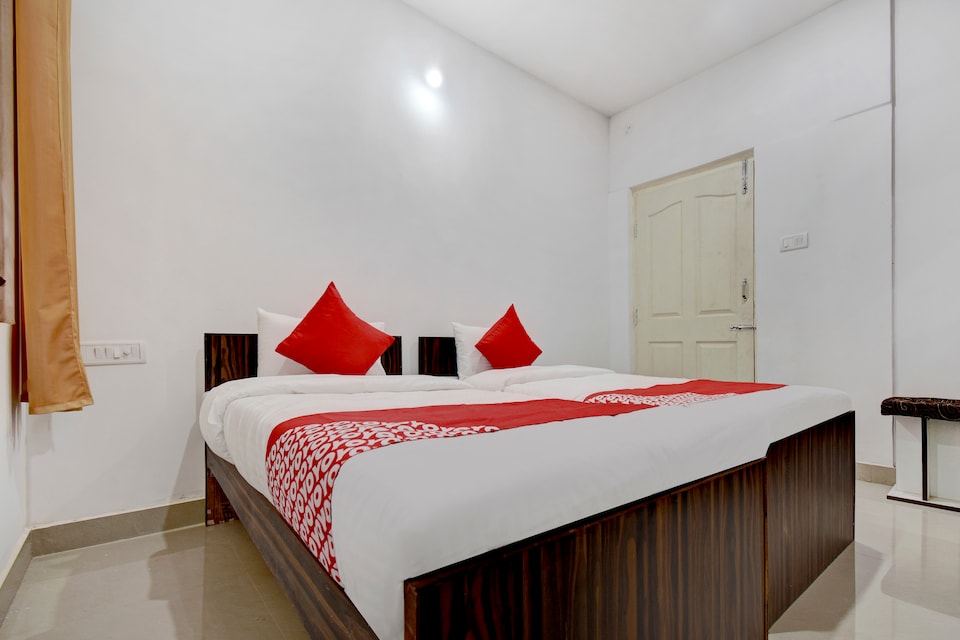 OYO 40714 Sathya Sree Restaurant And Lodge, Tumkur Road, Bangalore