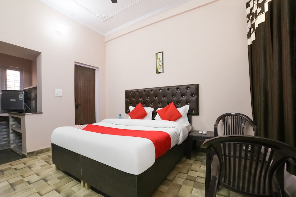 OYO 40733 Dolphin Guest House, Dehradun ISBT, Dehradun
