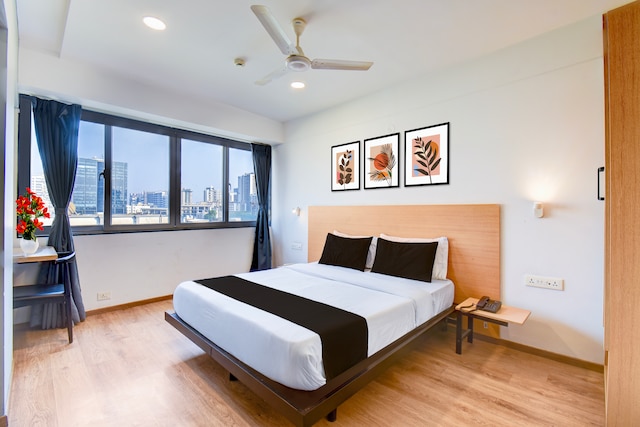 Super Townhouse Balewadi High Street