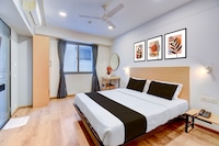 Super Townhouse Balewadi High Street