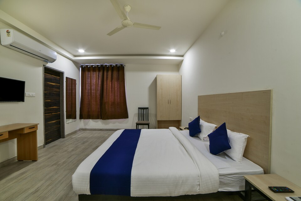 OYO SilverKey 40736 Divine Babylon 2, Hitech City Hyderabad, Hyderabad