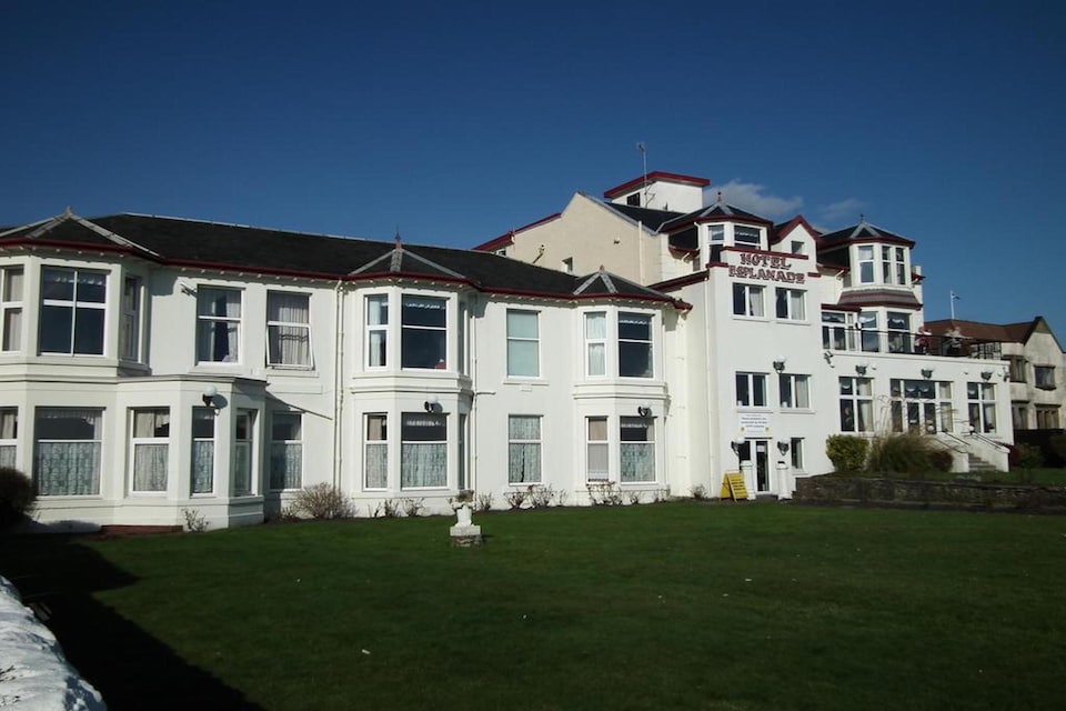 OYO The Esplanade Hotel, Dunoon (Scotland), डूनून