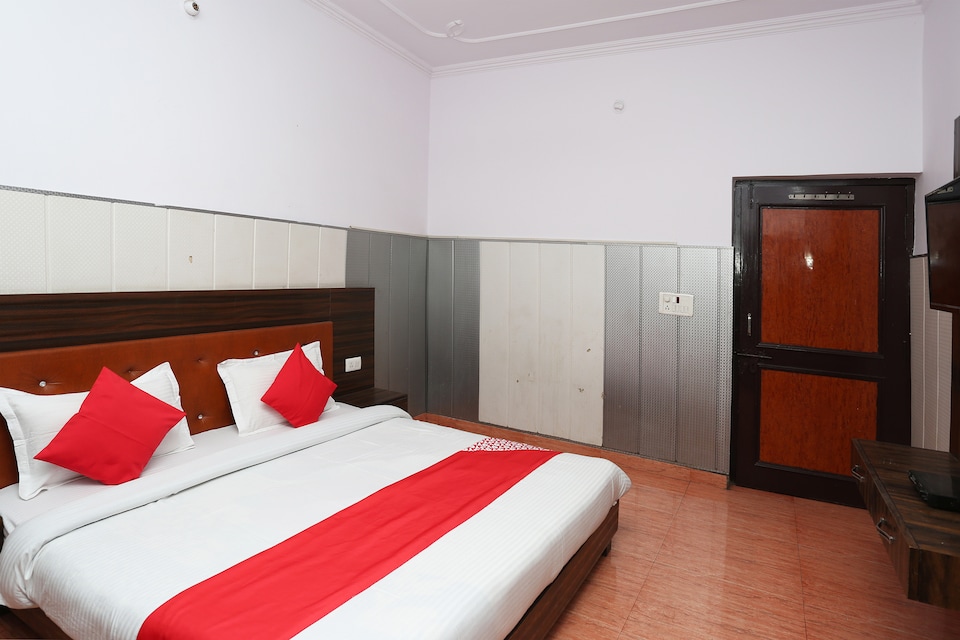 OYO 40740 Kahlon Food Plaza & Restaurant, Bazpur City, Kashipur