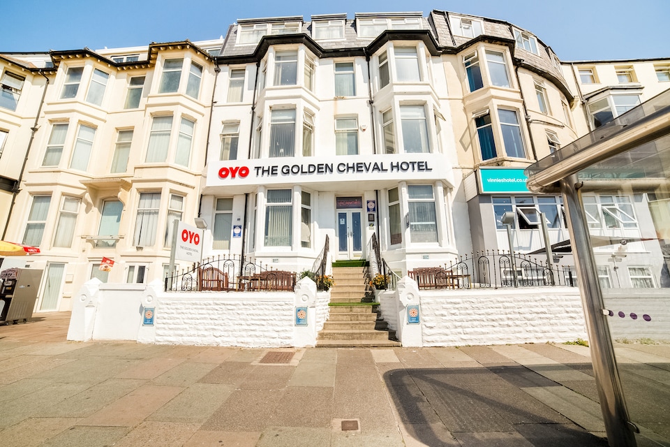 OYO The Golden Cheval, Blackpool Centre (North England), Blackpool