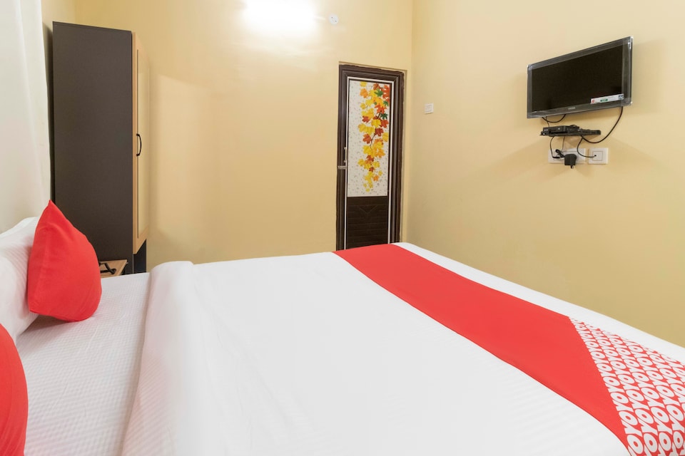 OYO Flagship 40769 Four Seasons Inn Bishnupur, Rajarhat Kolkata, Kolkata