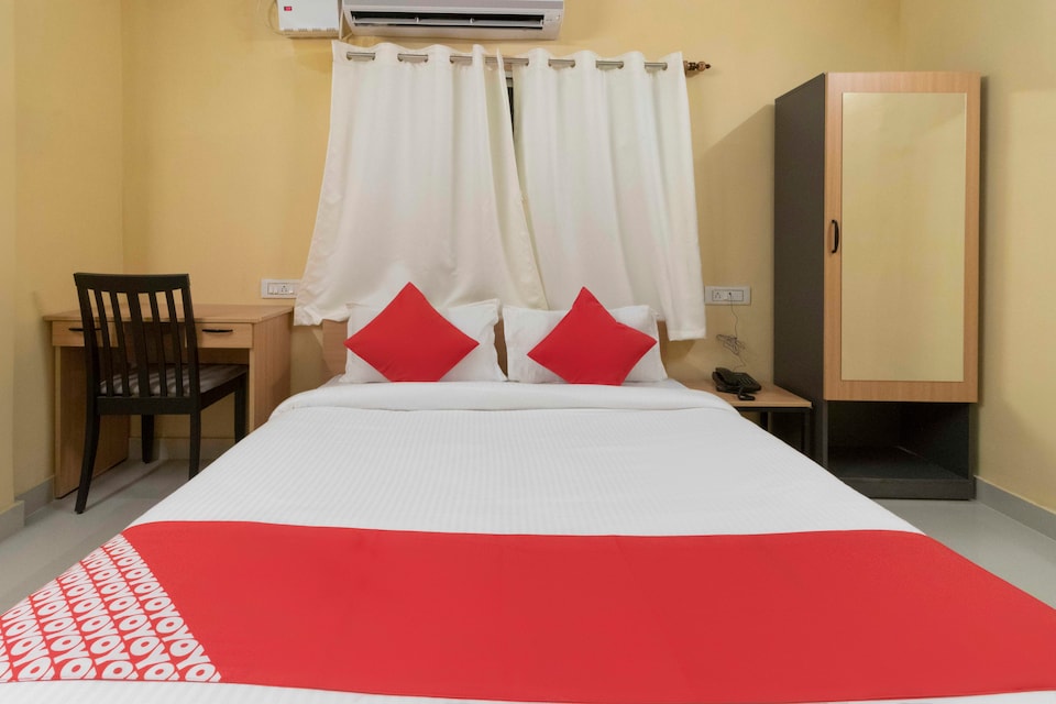 OYO Flagship 40769 Four Seasons Inn Bishnupur, Rajarhat Kolkata, Kolkata