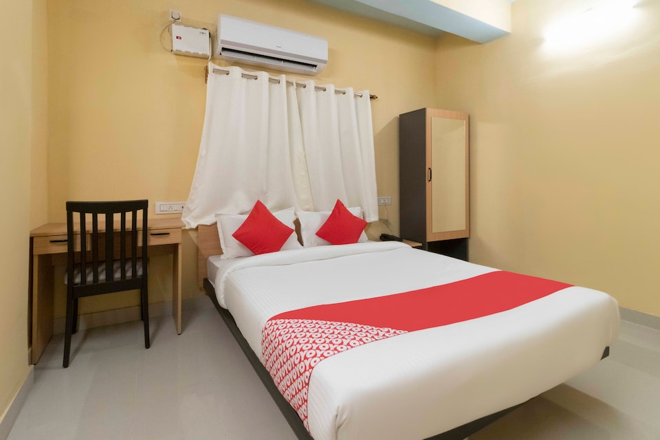 OYO Flagship 40769 Four Seasons Inn Bishnupur, Rajarhat Kolkata, Kolkata