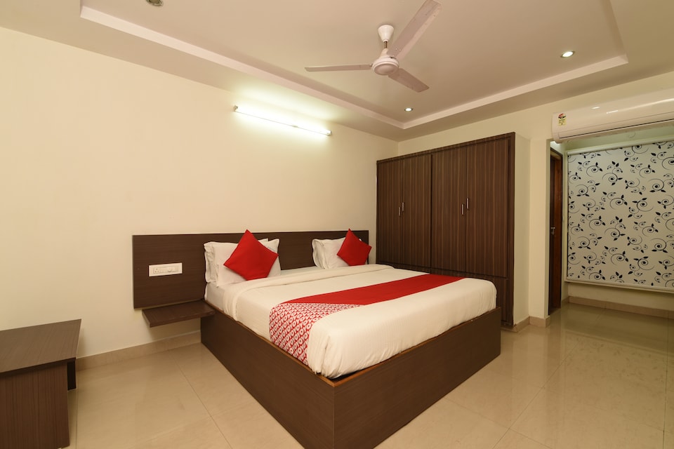 OYO 40770 Sai Priya Residency, Ramaraopet Kakinada, Kakinada