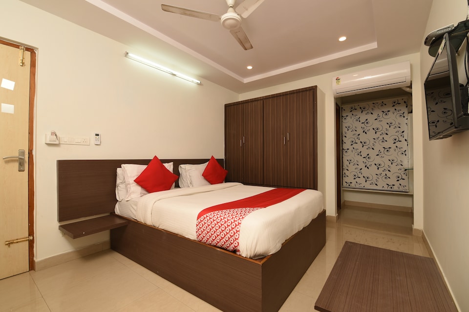 OYO 40770 Sai Priya Residency, Ramaraopet Kakinada, Kakinada