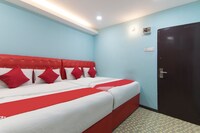 OYO 1136 Pd Star Hotel