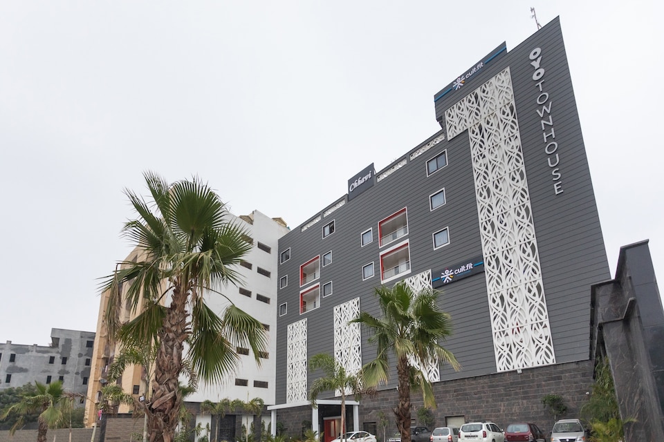 Collection O 40772 Chhavi Tourists Pvt Sector 104 Hazipur, Noida Expressway SEZ, Noida