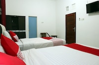 OYO 956 Penginapan Eby