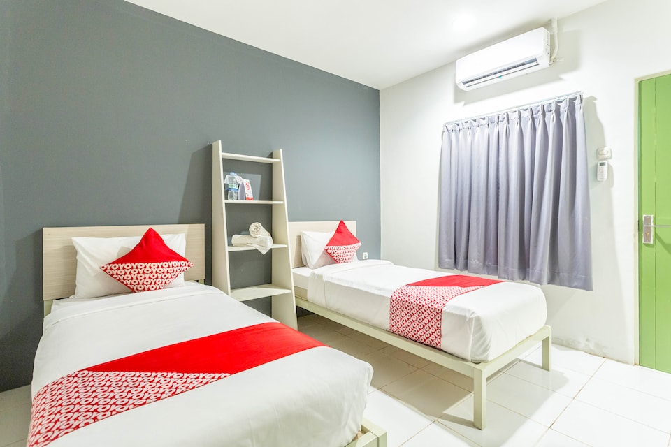 OYO 957 De-lima Guesthouse, Mataram, Lombok